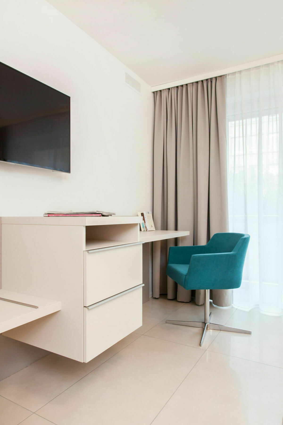 - Lindenstrasse Curych