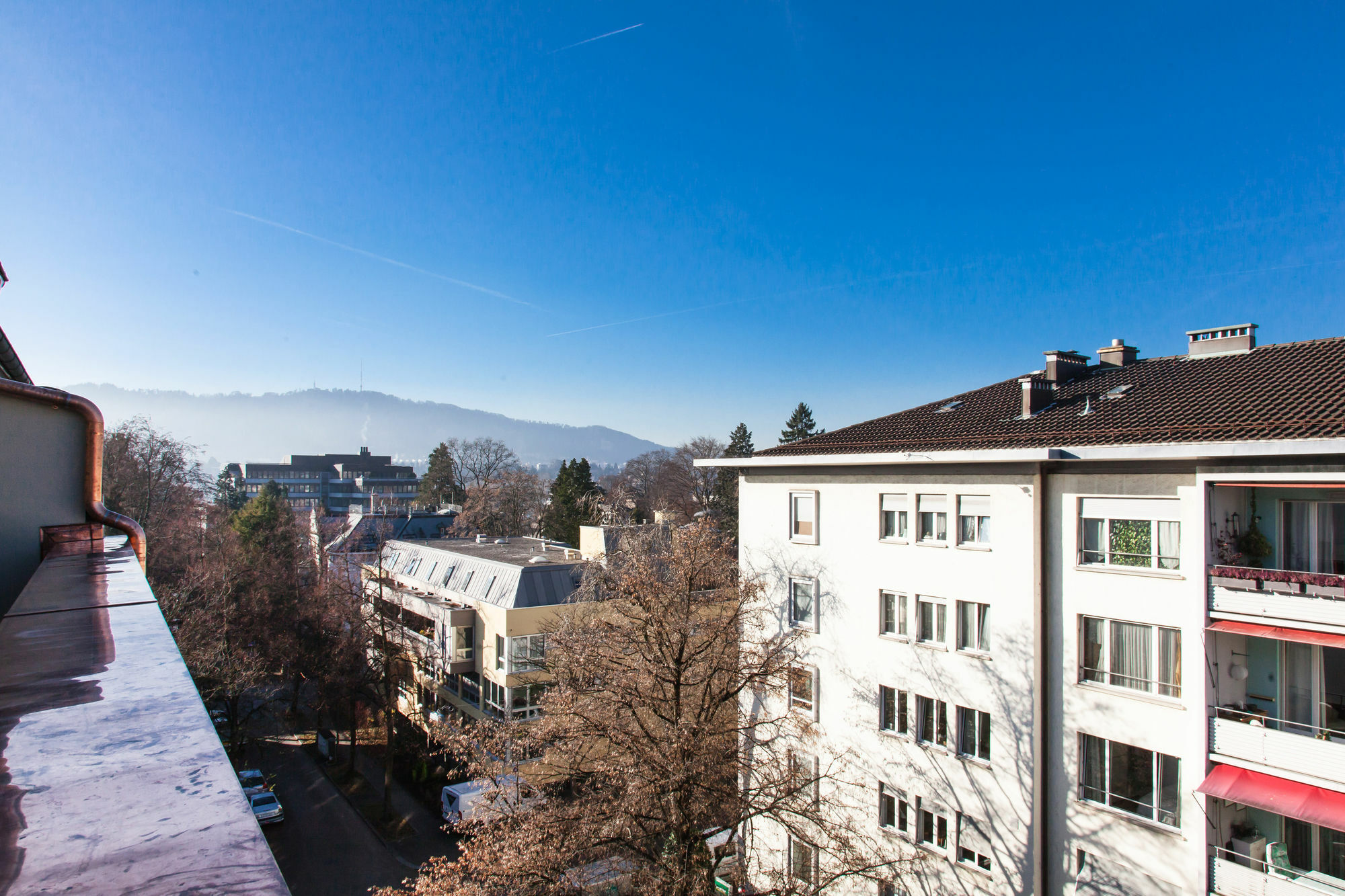 - Lindenstrasse 3* Curych